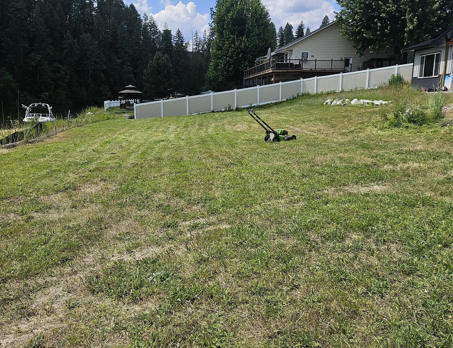 2 bed, 900 sqft, $2,100 — Photo 3