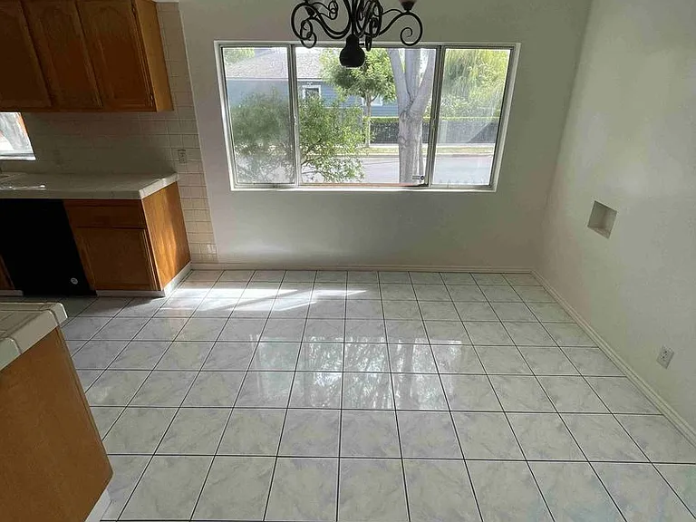 2946 S Beverly Dr — Photo 6