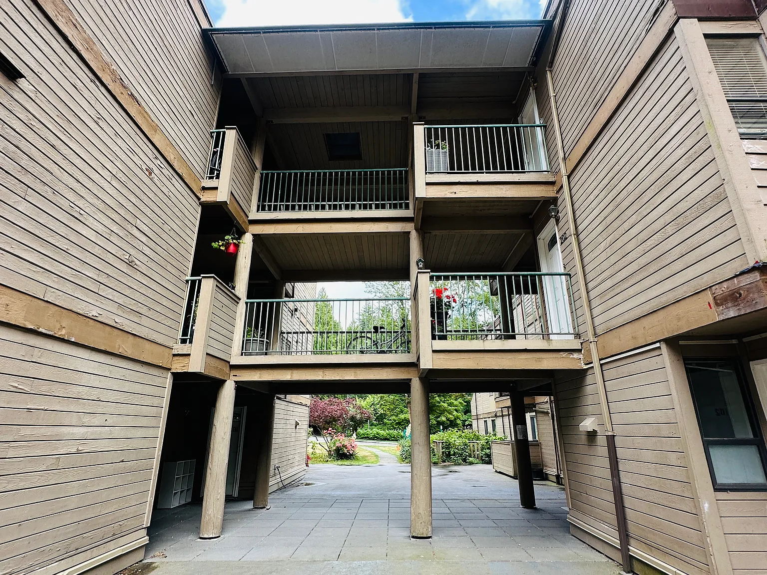 2 bed, 839 sqft, $1,850 — Photo 4
