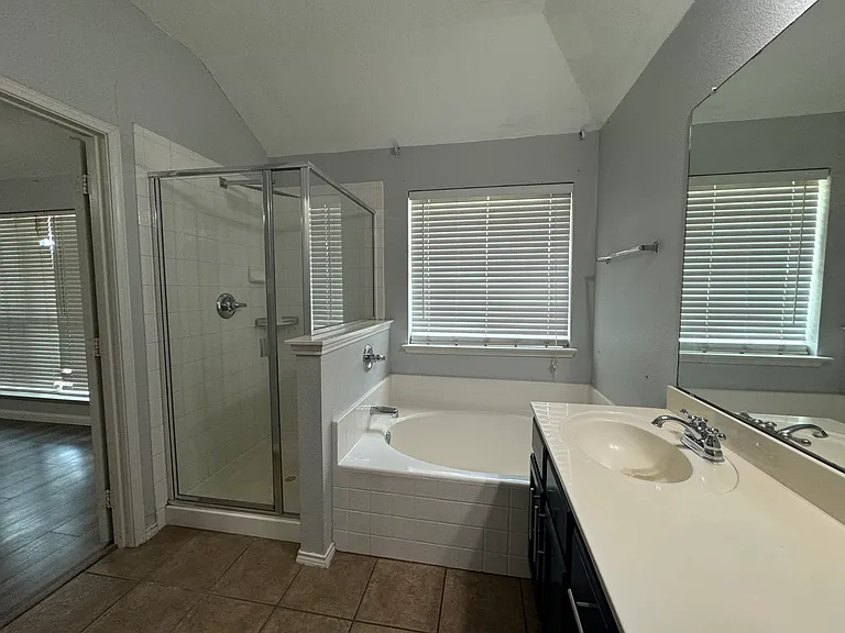 2303 Mackinac Dr — Photo 9