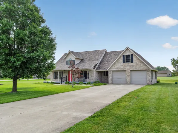 3305 E Waterview Dr, Muncie, IN 47302