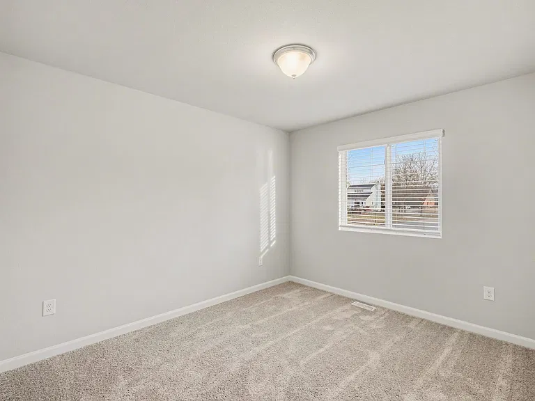 7302 Sessile Cir — Photo 14