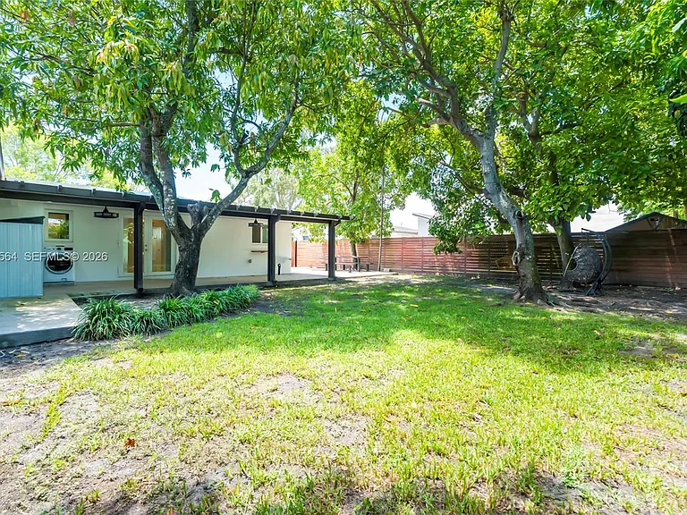 9841 Dominican Dr — Photo 33