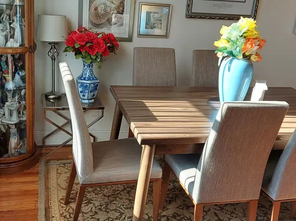 275 Webster Avenue image 6 of 20