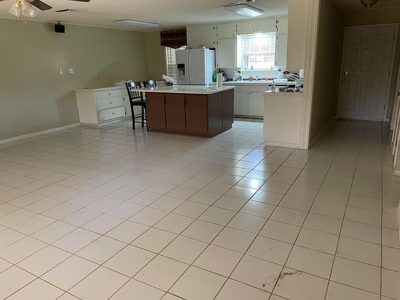 4th image of 415 E 13th Ave