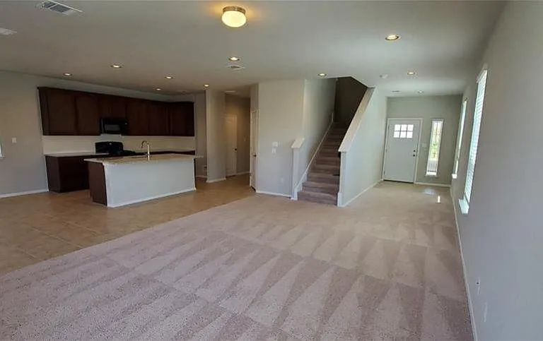 163 Heather Glen Way — Photo 2