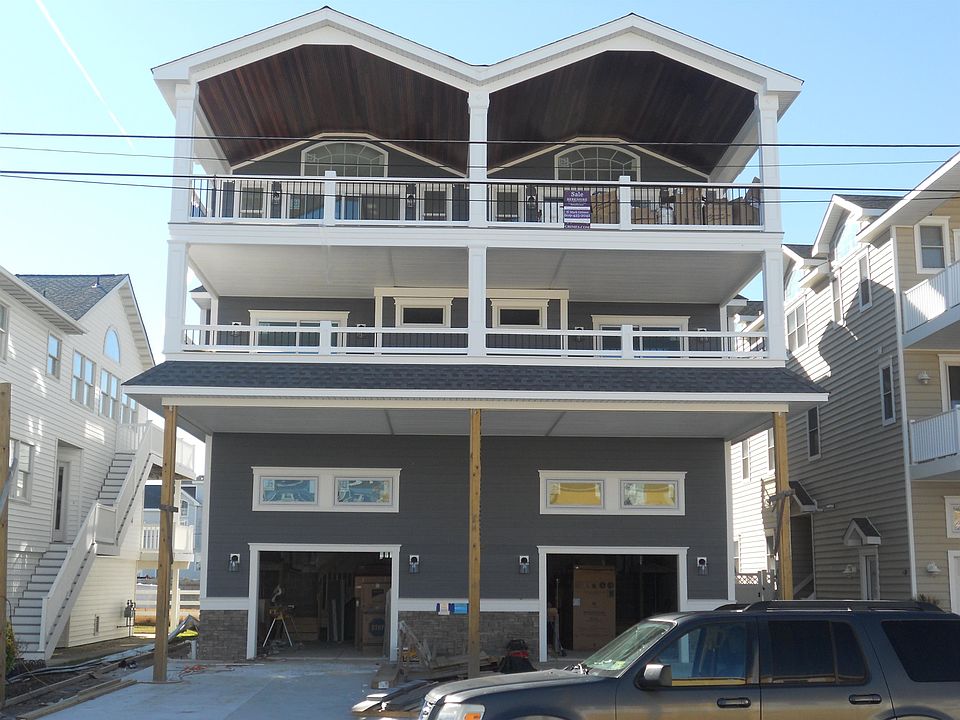 1st image of 28 47th St E #Townhouse