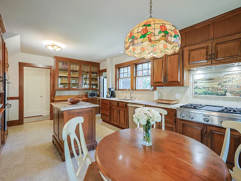 27 Chesterfield Rd — Photo 10