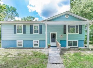 6 Sarah Dr, Warwick, NY 10990