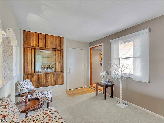 4th image of 563 N Carpenter Rd