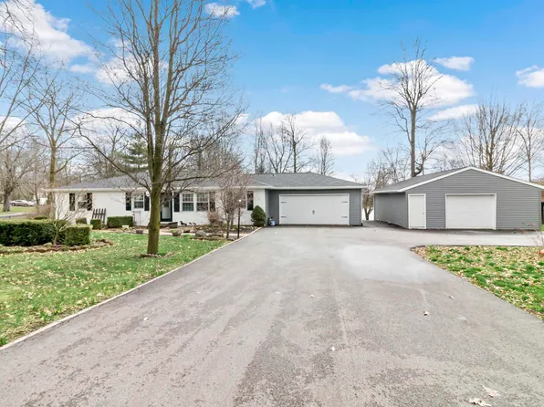 956 Earl Dr, Upland, IN 46989