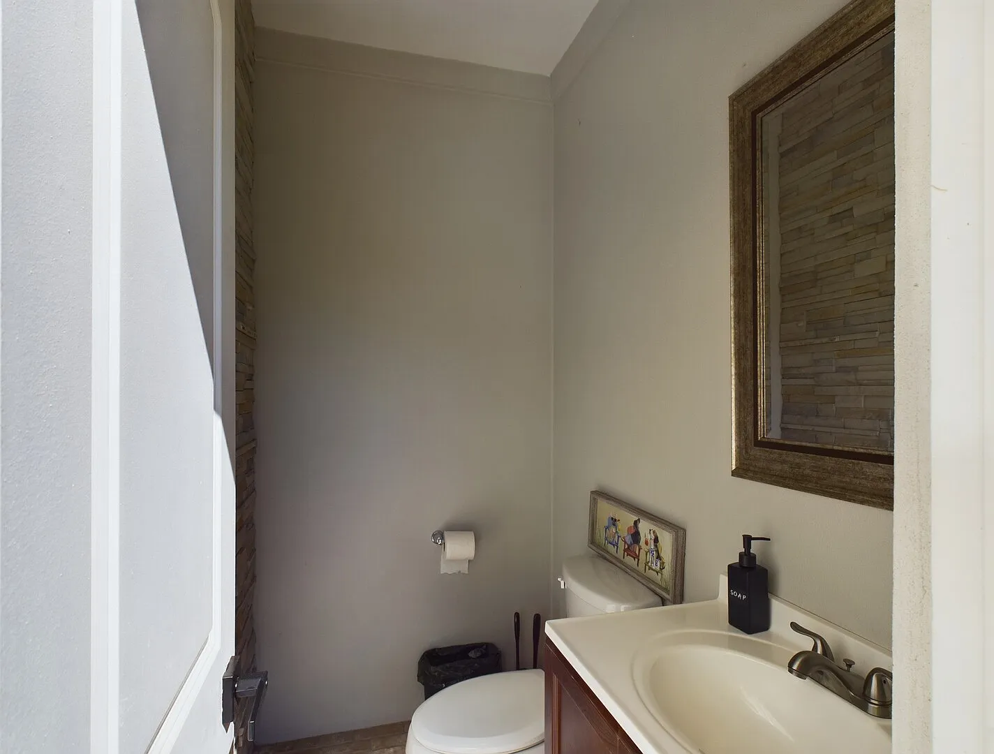 Saddle n Spurs BNB - 25 minutes to downtown + pool — Photo 3