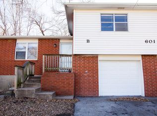 601 NE Chipman Rd #B, Lees Summit, MO 64063