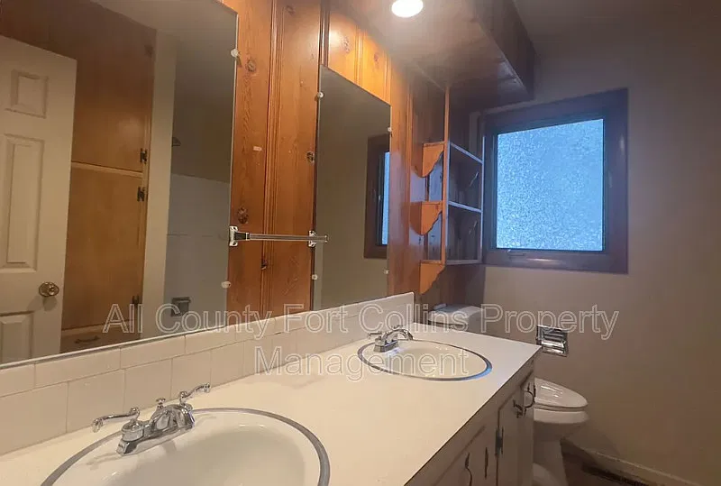 3 bed, 3.0 bath, 2036 sqft, $2,200 — Photo 4
