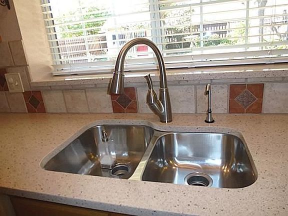 5th image of 904 Ashby Dr