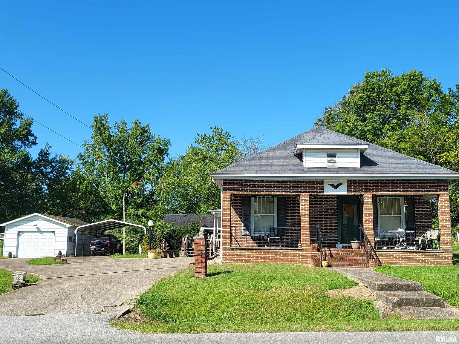 2305 Upchurch St, Eldorado, IL 62930 Zillow
