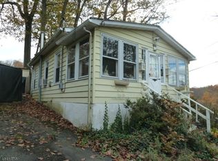 38 Olcott Rd, Hewitt, NJ 07421