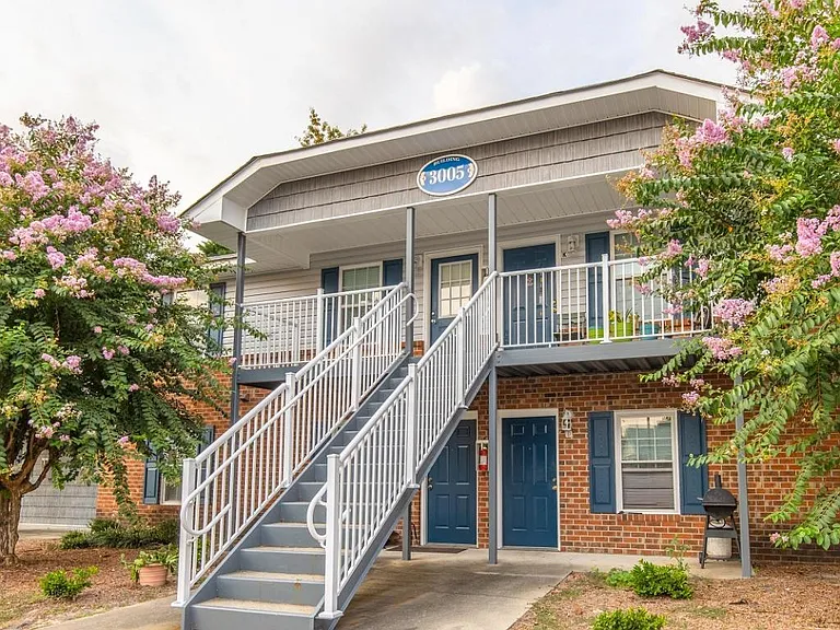 Kings Place Apartments — Photo 11