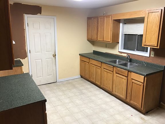 3rd image of 6 W Audrey Dr NW