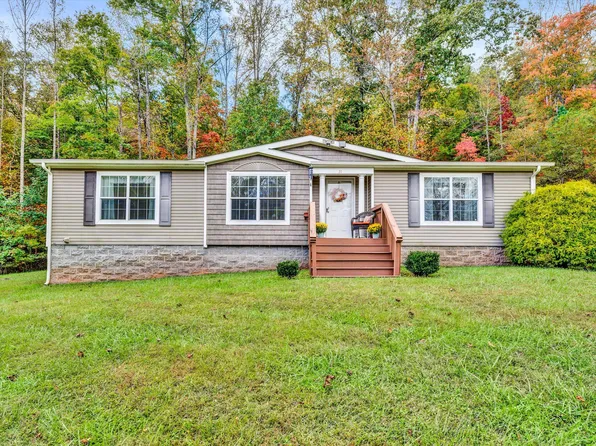 31 Valley High Dr, Hardy, VA 24101