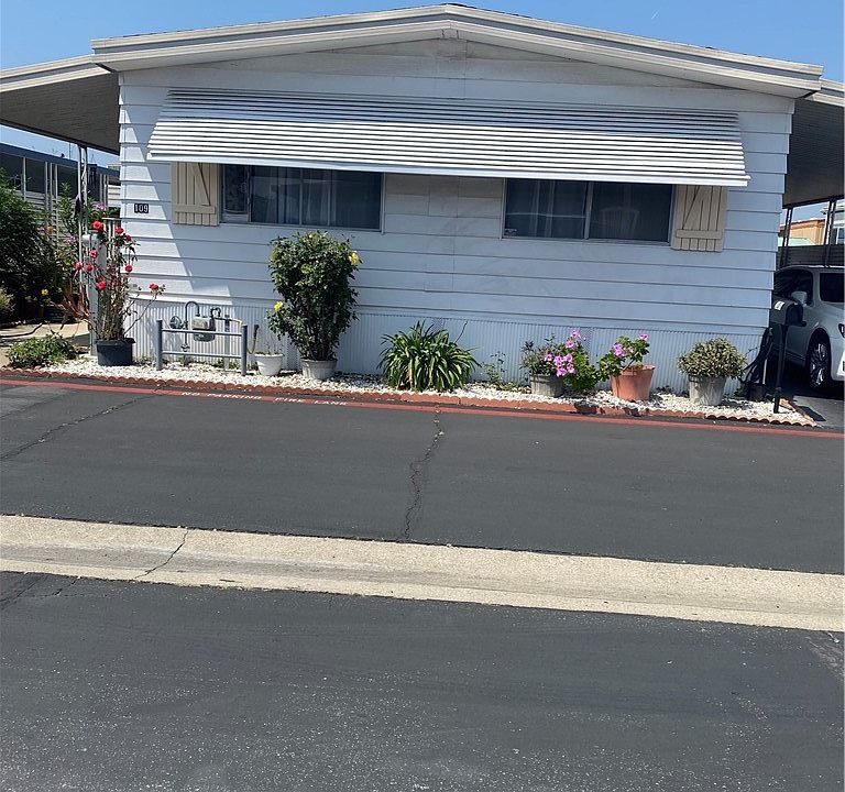 1st image of 14362 Bushard St #109