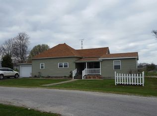 201 Madison St, Flat Rock, IL 62427