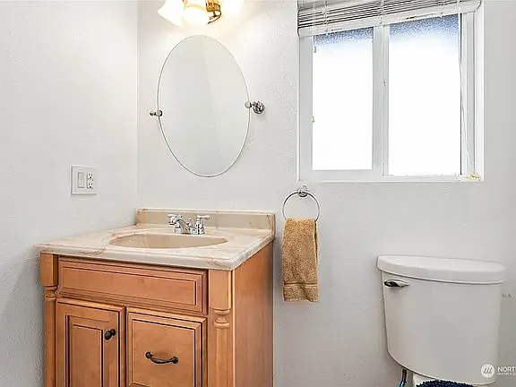21235 Plaza Dr — Photo 10