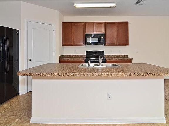 3rd image of 9704 Troncais Cir