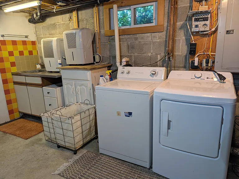 Carrier Ln — Photo 28