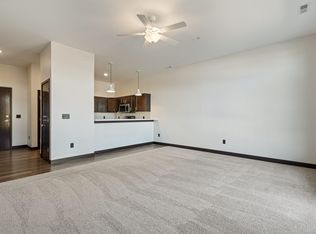 120 Twin Steeples Cir NE Unit 213, Dyersville, IA