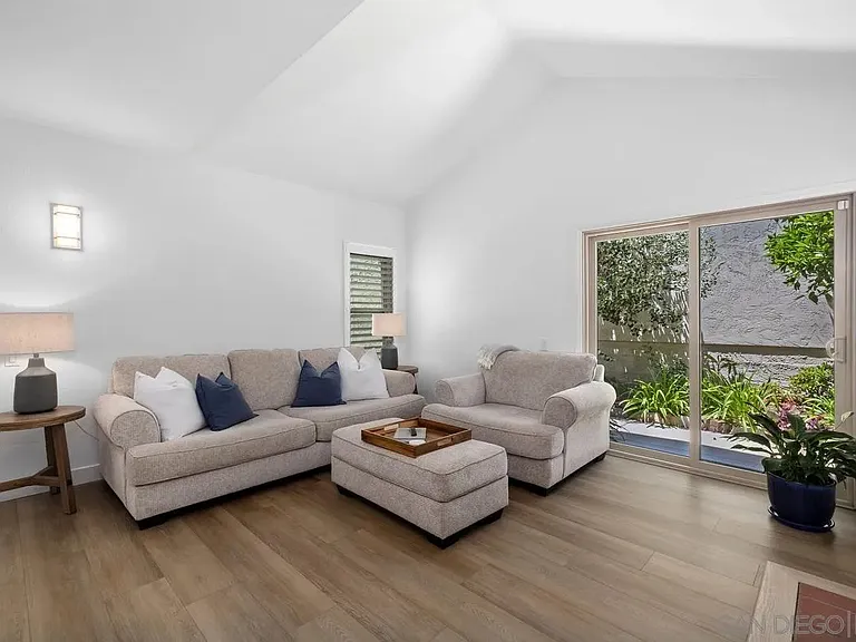 5959 El Escorial Way — Photo 7