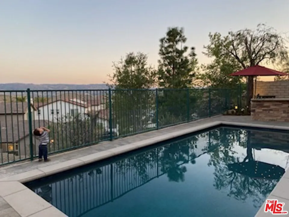 4 bed, 4.5 bath, 3181 sqft, $6,250 — Photo 3