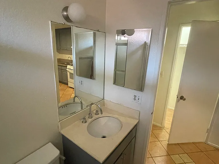 4321 Lennox Blvd #6 — Photo 7