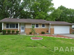 20 Holly Ln, Bartonville, IL 61607