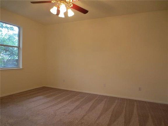 4th image of 7104 Park Creek Cir W