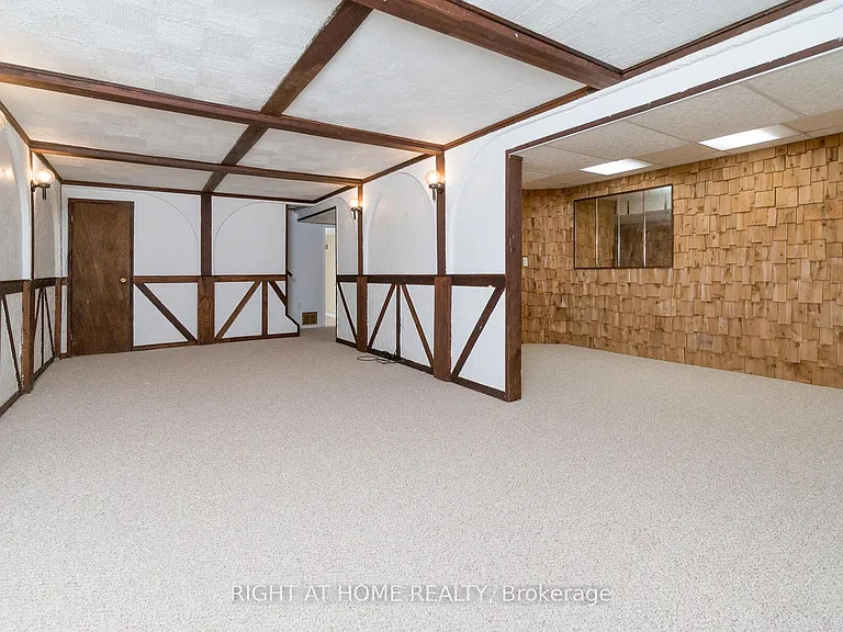 2035 Carleton Ct — Photo 22