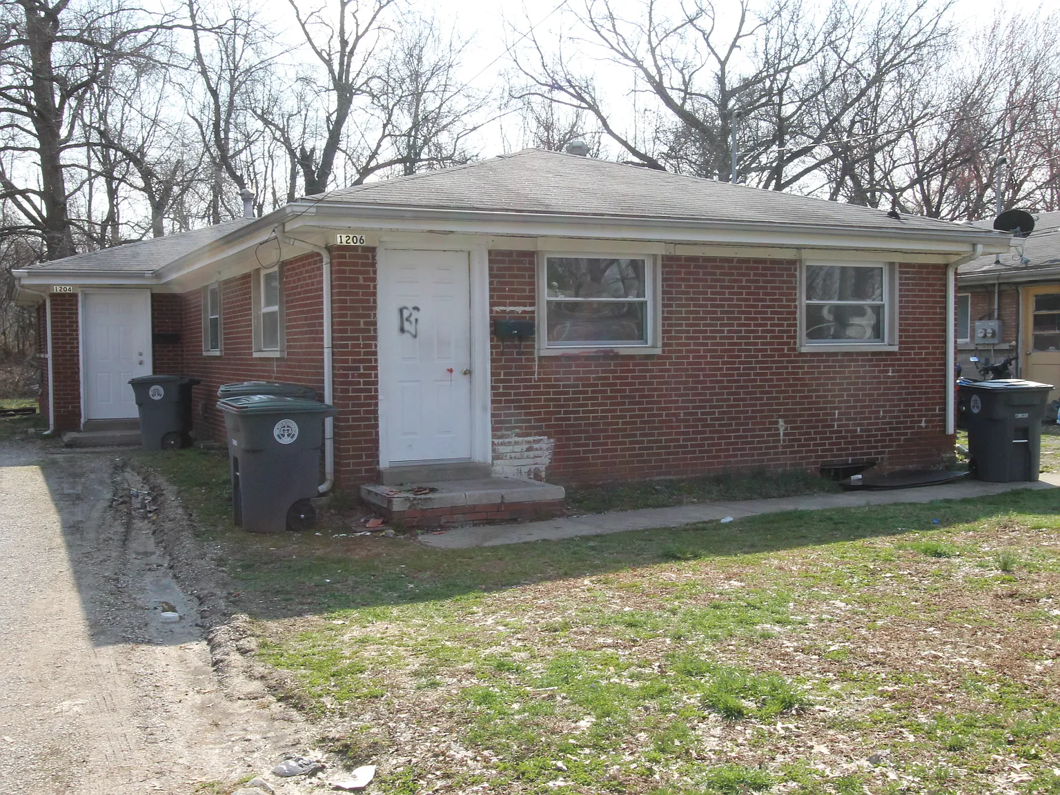2 bed, 830 sqft, $600 — Photo 1