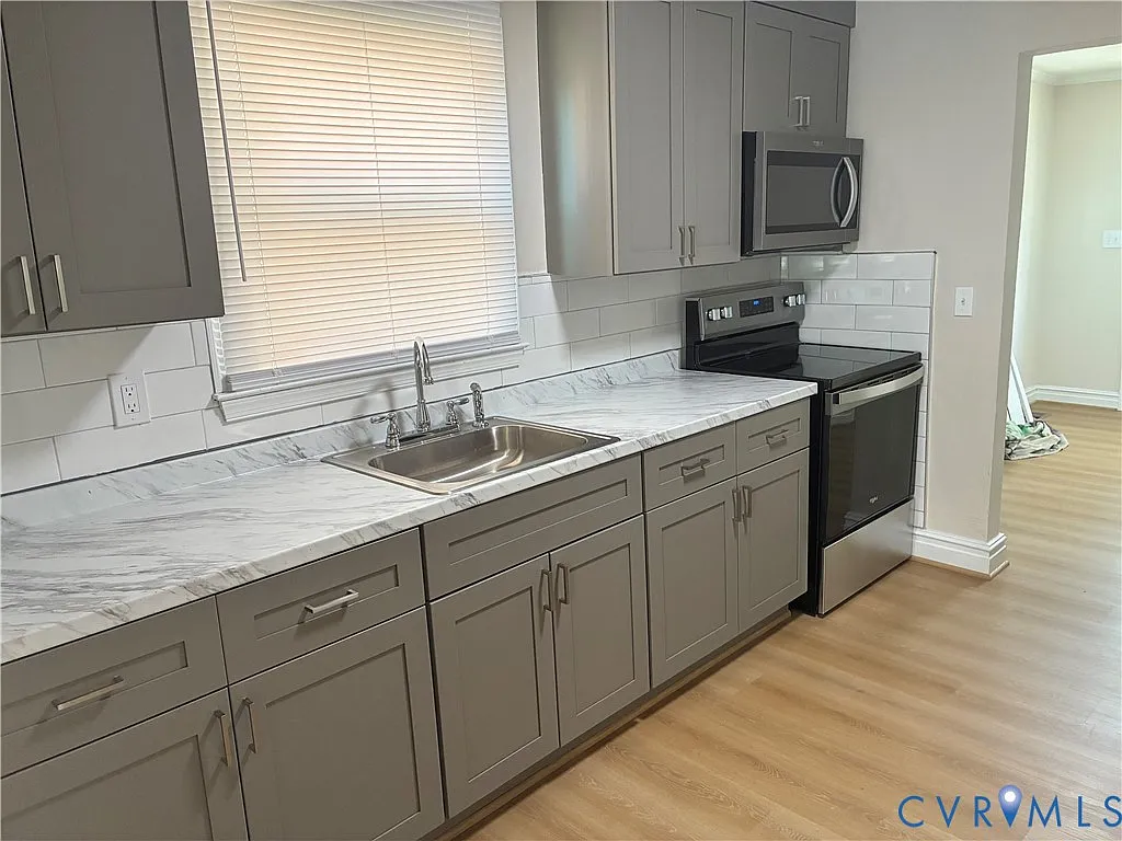 3 bed, 1.5 bath, 1060 sqft, $1,600 — Photo 2