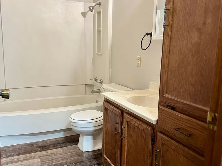 1214 Vattier St — Photo 36