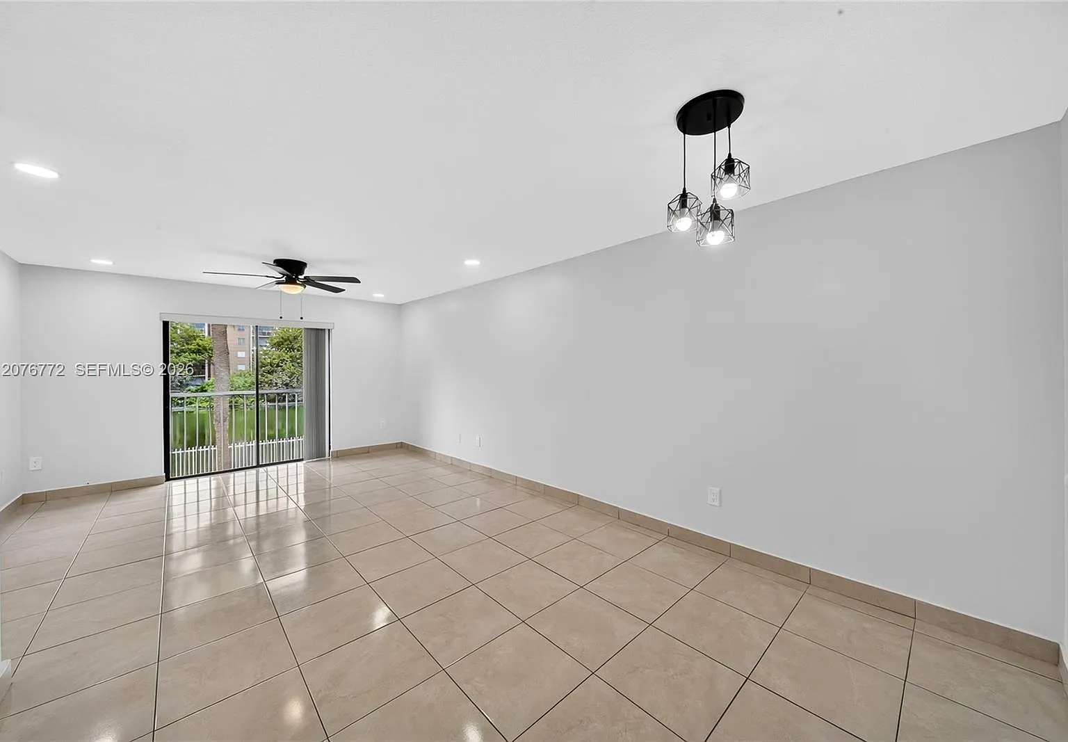 Rozland Condo — Photo 4