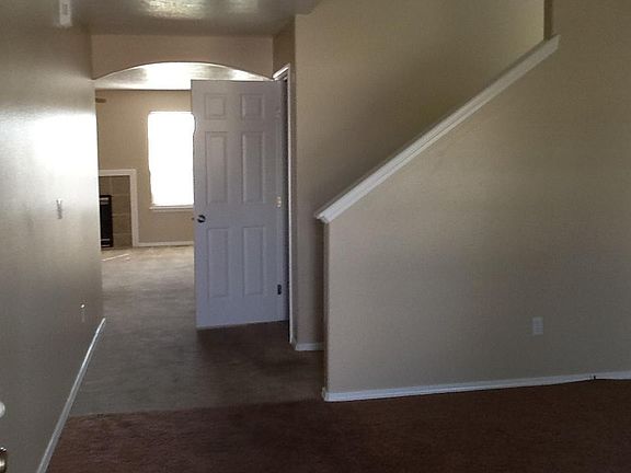 2nd image of 2101 W Crown Pointe Ave
