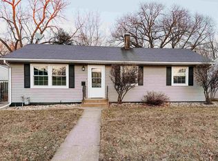 916 51st St, Moline, IL 61265