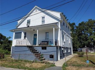 18 Hilton St, Tiverton, RI 02878