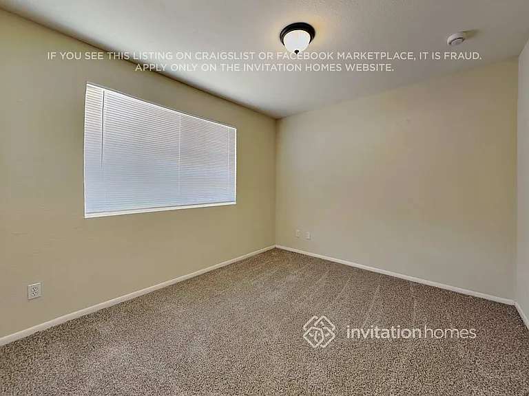 2421 E Sylvia St — Photo 15