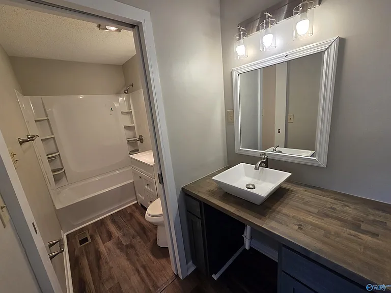 1209 Governors Dr SE — Photo 23