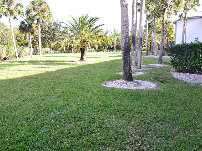 135 W Cypress Ct — Photo 26