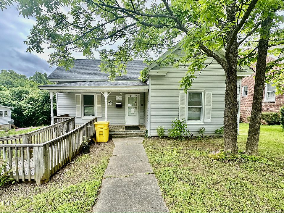 1st image of 211 Webb St