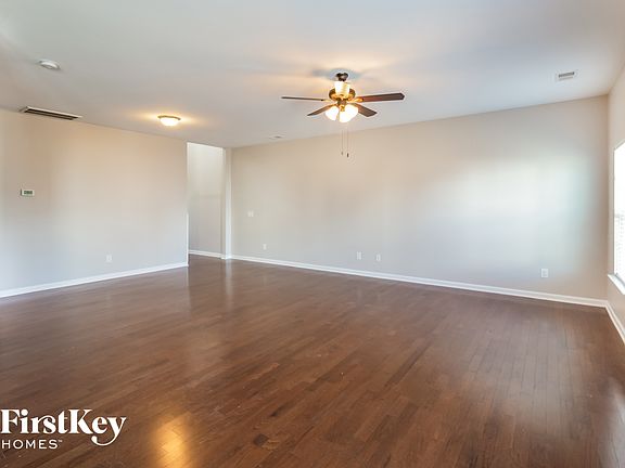 4th image of 208 Longford Dr