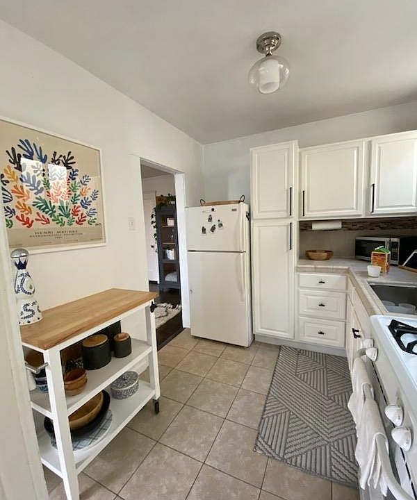 1st image of 629 S Catalina Ave #2