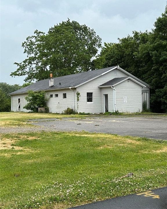 1st image of 306 Lee Ln